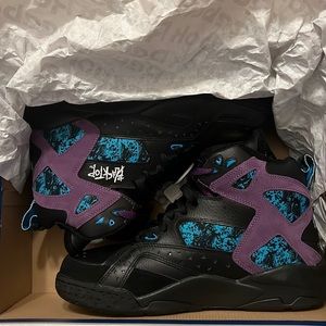 Reebok classic pumps. Size 10.5 from 2010 DS !